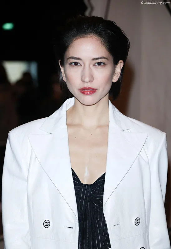 Sonoya Mizuno photo 16 of 158
