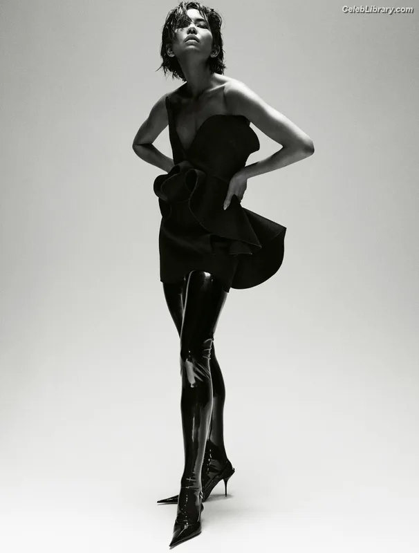 Sonoya Mizuno photo 1 of 158