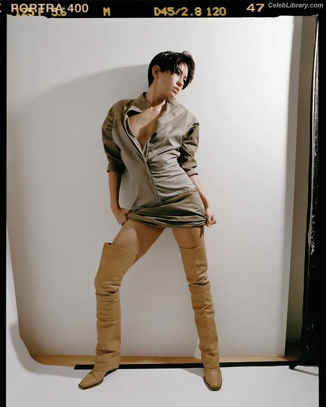 Sonoya Mizuno photo 6 of 158