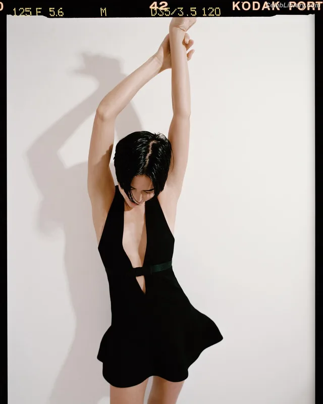 Sonoya Mizuno photo 10 of 158