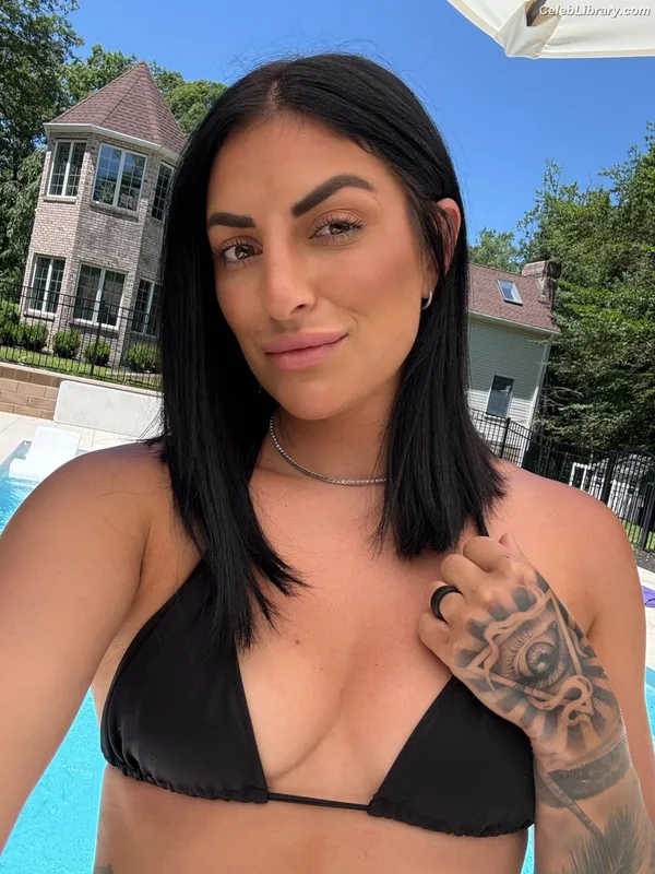 Sonya Deville photo 22 of 222