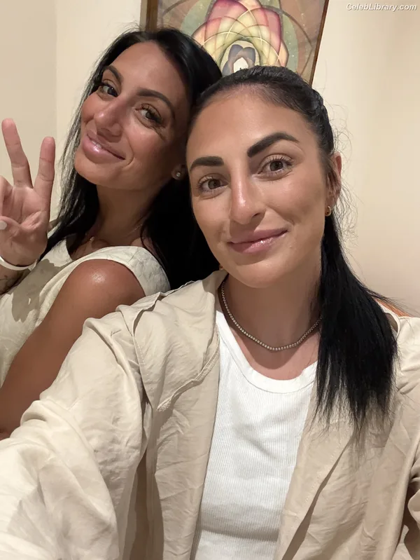 Sonya Deville photo 2 of 222