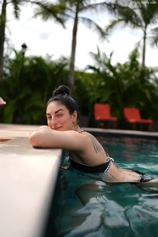 Sonya Deville photo 3 of 222