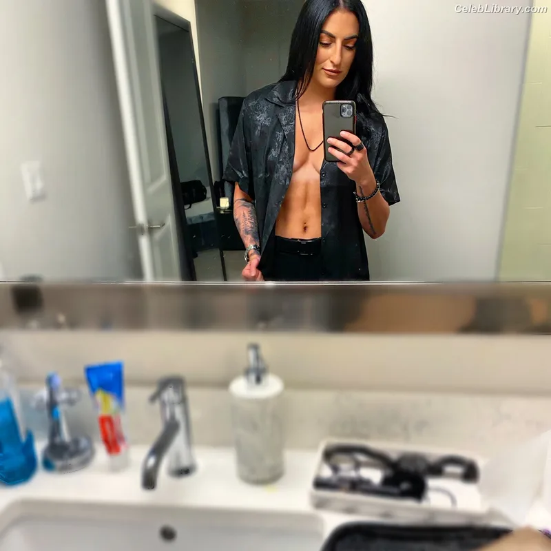 Sonya Deville photo 4 of 222