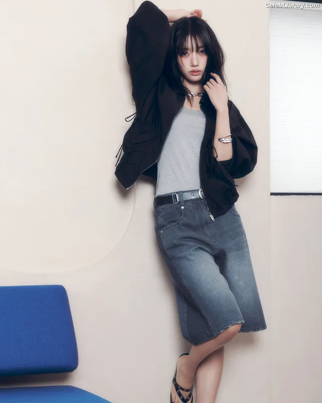 Sooin (Kim Soo-in, Swim Kim) MEOVV photo 8 of 93