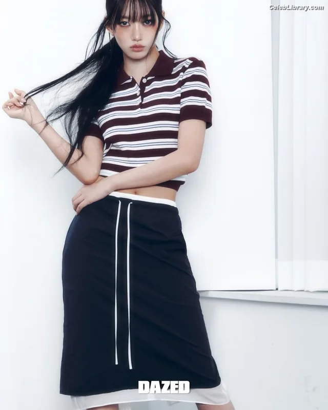 Sooin (Kim Soo-in, Swim Kim) MEOVV photo 21 of 93