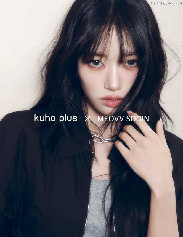Sooin (Kim Soo-in, Swim Kim) MEOVV photo 23 of 93