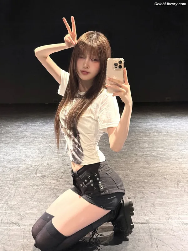 SOORIN photo 2 of 16