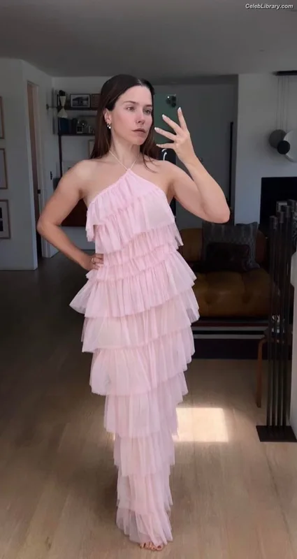 Sophia Bush photo 11 of 304