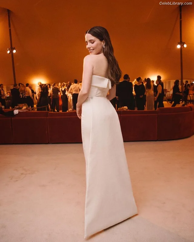 Sophia Bush photo 19 of 304