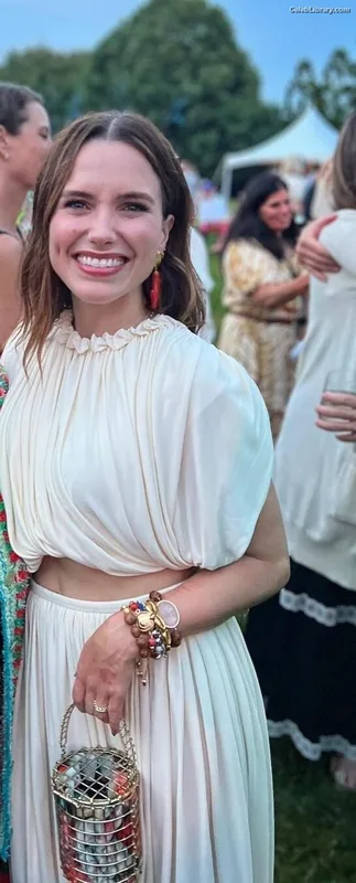 Sophia Bush photo 20 of 304