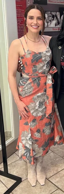 Sophia Bush photo 24 of 304