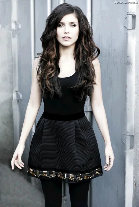 Sophia Bush photo 15 of 304