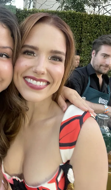 Sophia Bush photo 17 of 304