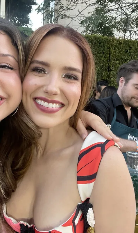 Sophia Bush photo 18 of 304