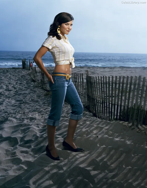 Sophia Bush photo 21 of 304