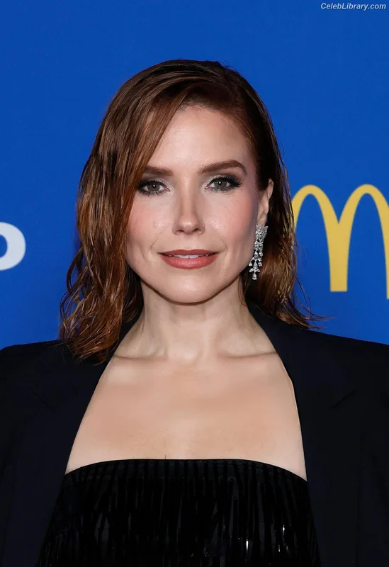 Sophia Bush photo 12 of 304