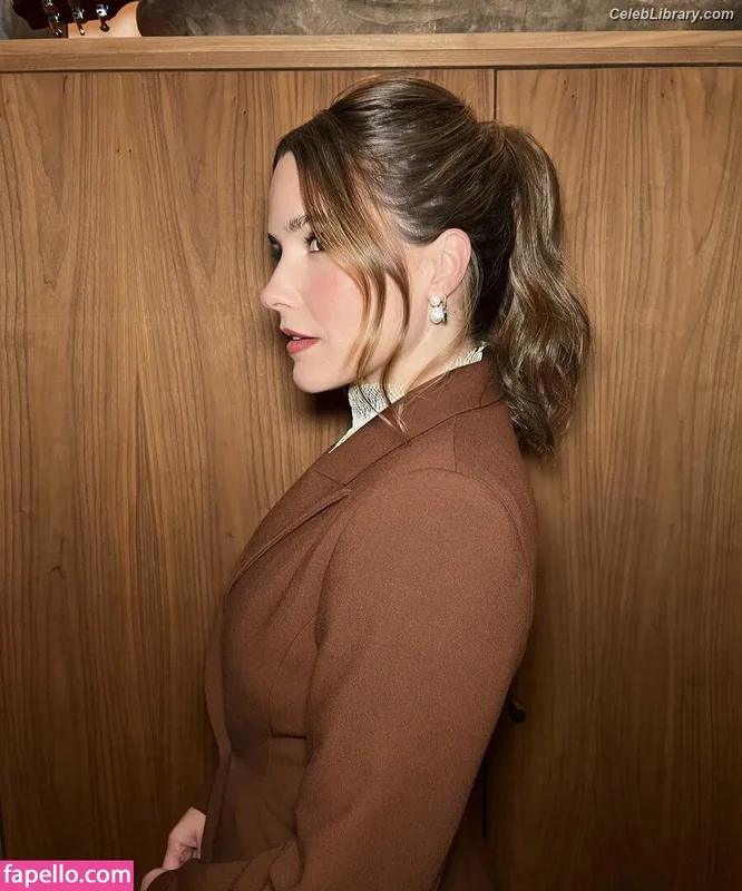 Sophia Bush photo 21 of 304