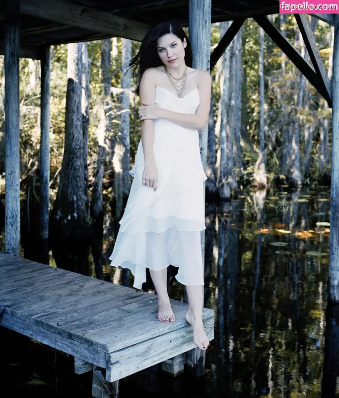 Sophia Bush photo 14 of 304