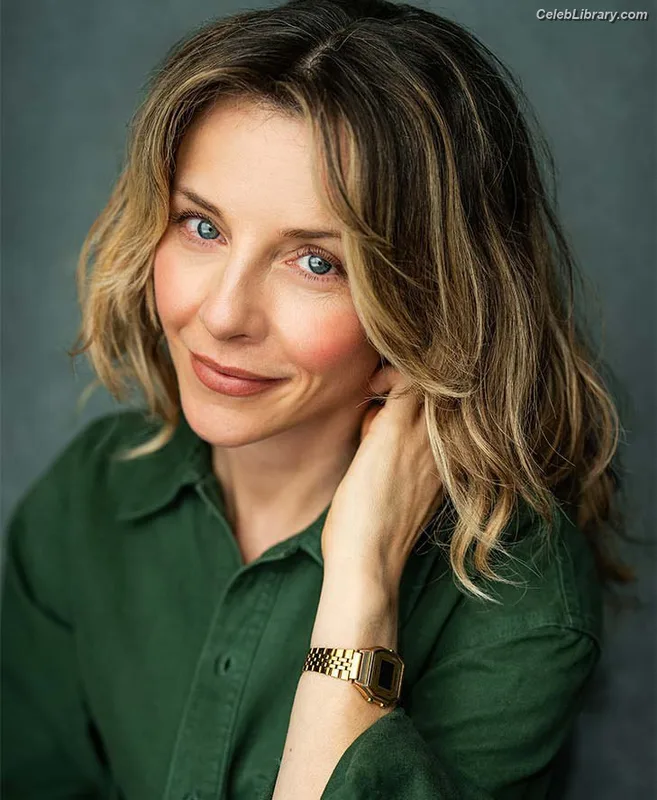 Sophia Di Martino photo 9 of 45