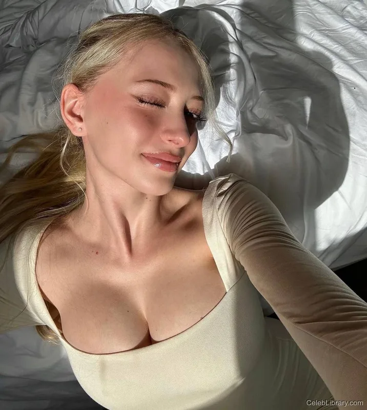 Sophia Diamond photo 22 of 1991