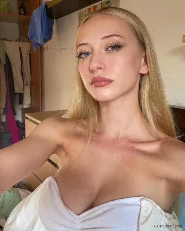 Sophia Diamond photo 13 of 1991