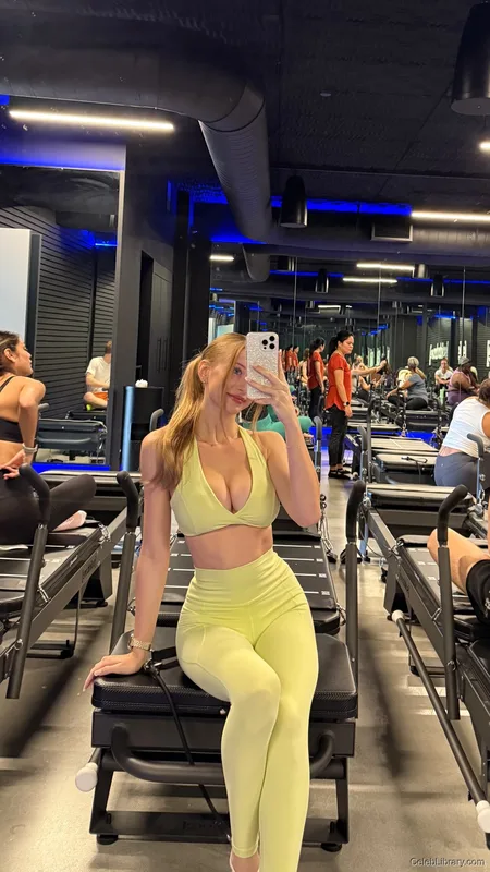 Sophia Diamond photo 24 of 1991