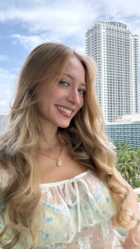 Sophia Diamond photo 11 of 1991