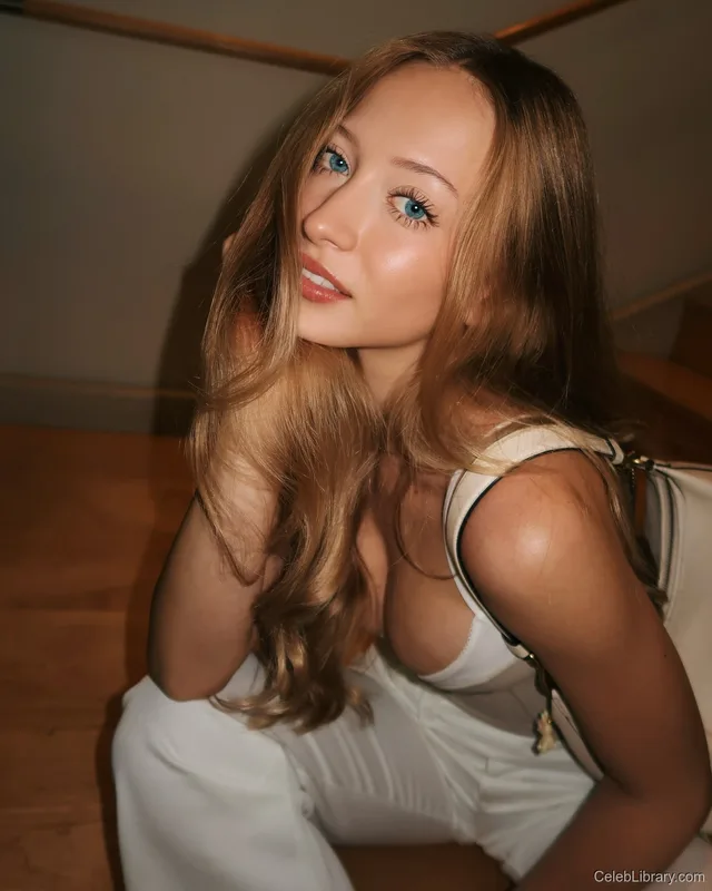 Sophia Diamond photo 21 of 1991