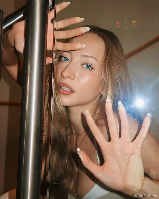 Sophia Diamond photo 22 of 1991