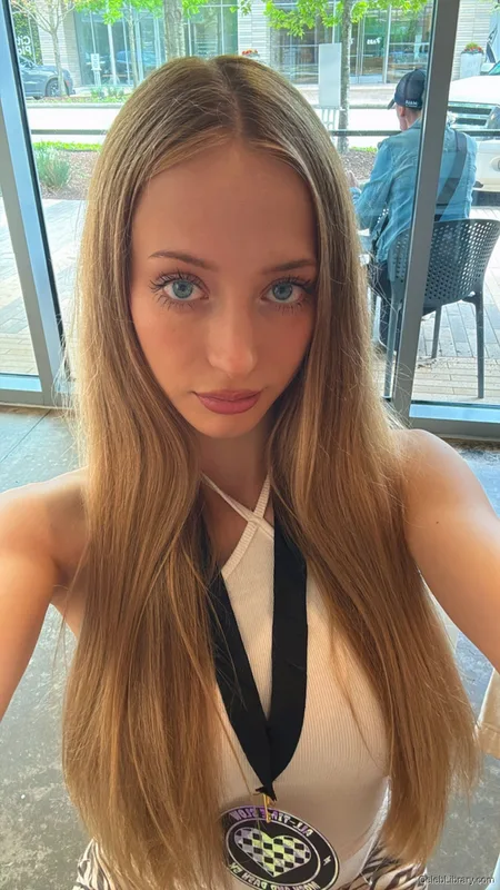 Sophia Diamond photo 14 of 1991