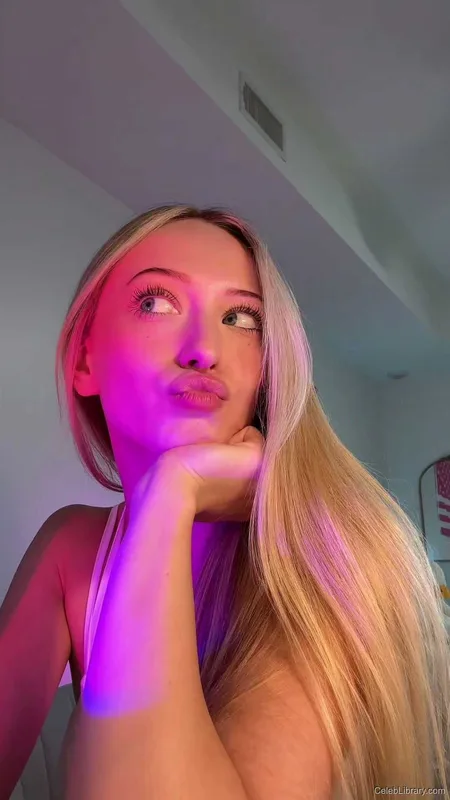 Sophia Diamond photo 14 of 1991
