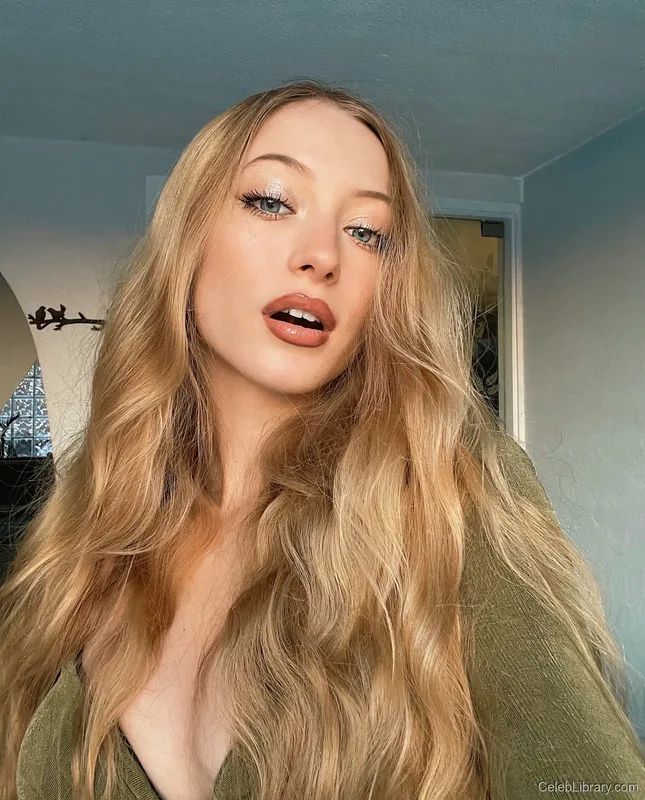 Sophia Diamond photo 21 of 1991