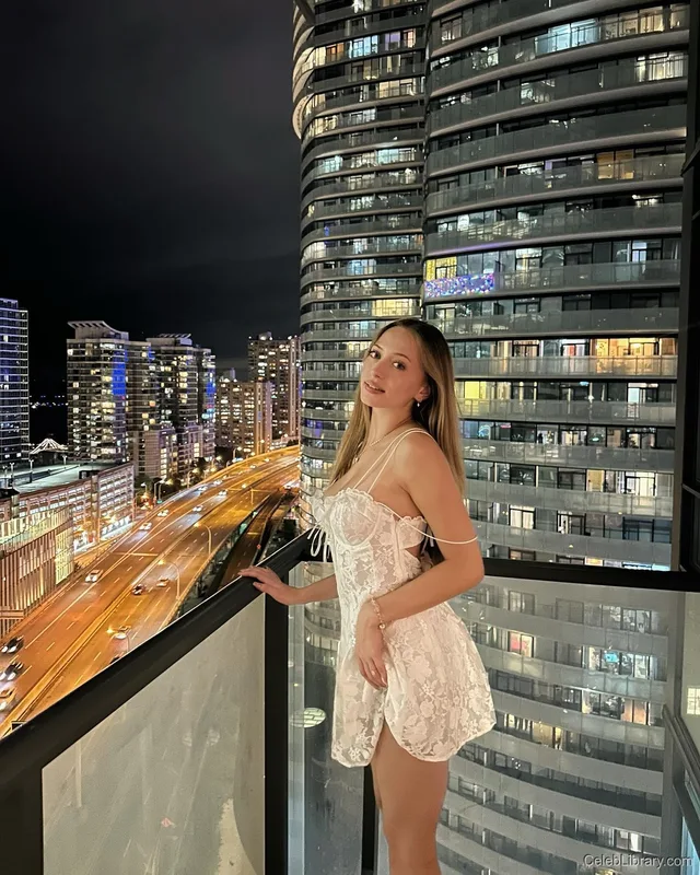Sophia Diamond photo 1 of 1991