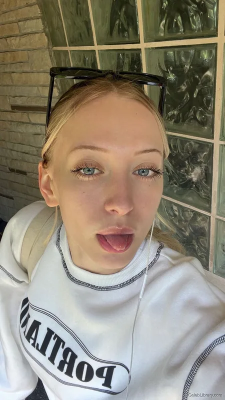 Sophia Diamond photo 8 of 1991