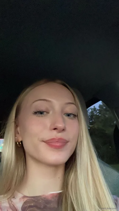Sophia Diamond photo 12 of 1991
