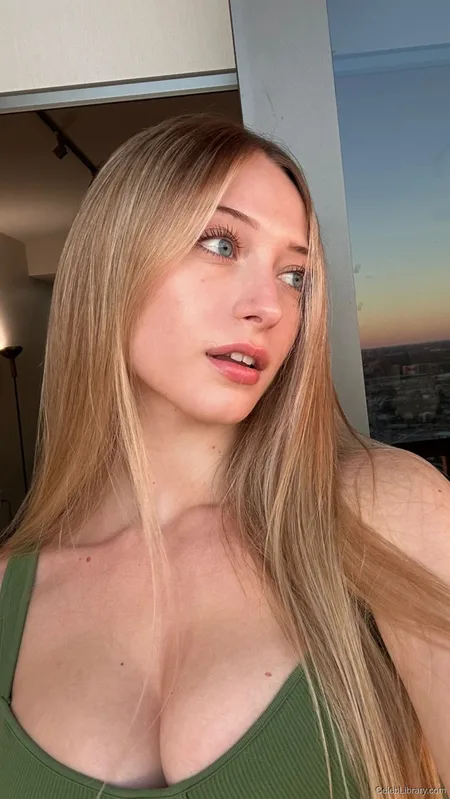 Sophia Diamond photo 3 of 1991