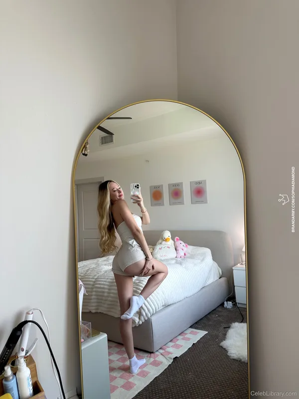 Sophia Diamond photo 13 of 1991