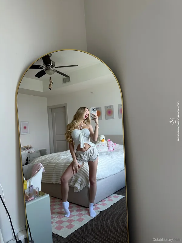 Sophia Diamond photo 14 of 1991