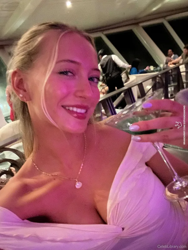 Sophia Diamond photo 23 of 1991