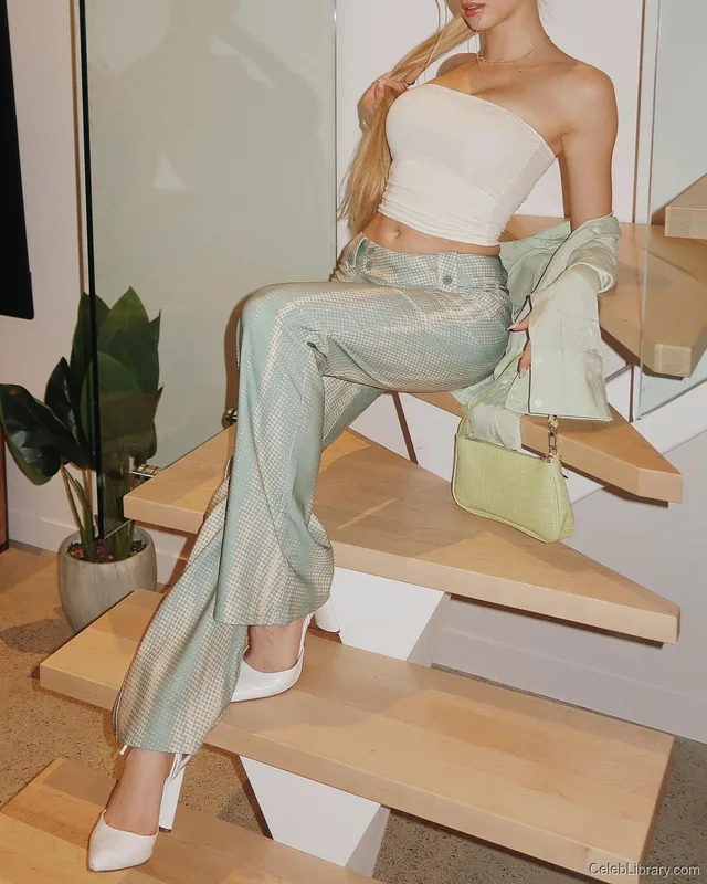 Sophia Diamond photo 17 of 1991