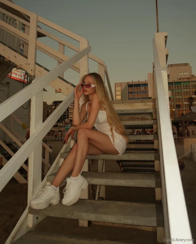 Sophia Diamond photo 11 of 1991