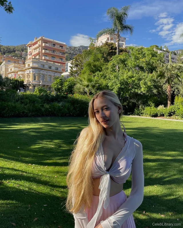 Sophia Diamond photo 15 of 1991