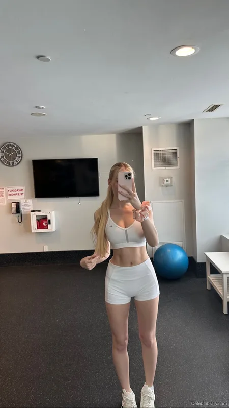 Sophia Diamond photo 17 of 1991
