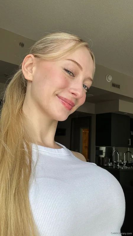 Sophia Diamond photo 20 of 1991