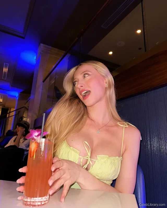 Sophia Diamond photo 8 of 1991