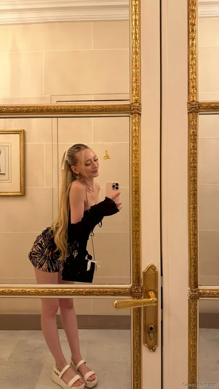 Sophia Diamond photo 23 of 1991