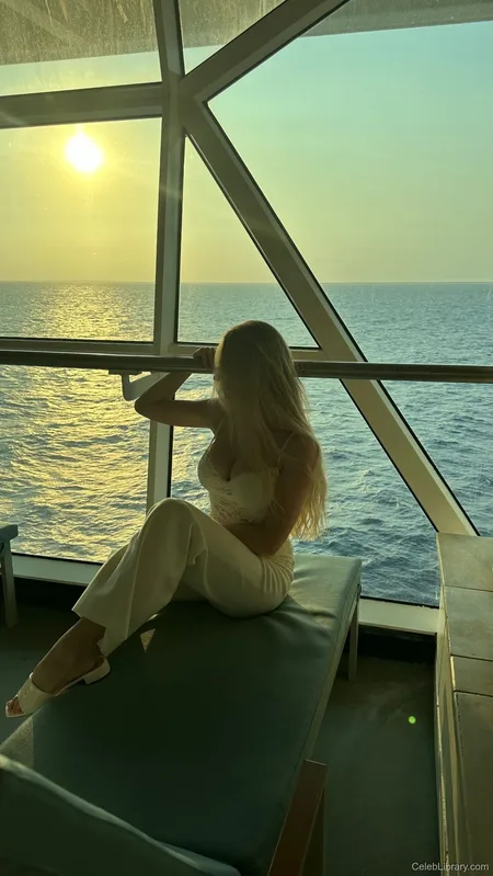 Sophia Diamond photo 24 of 1991