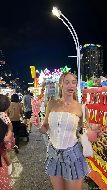 Sophia Diamond photo 12 of 1991