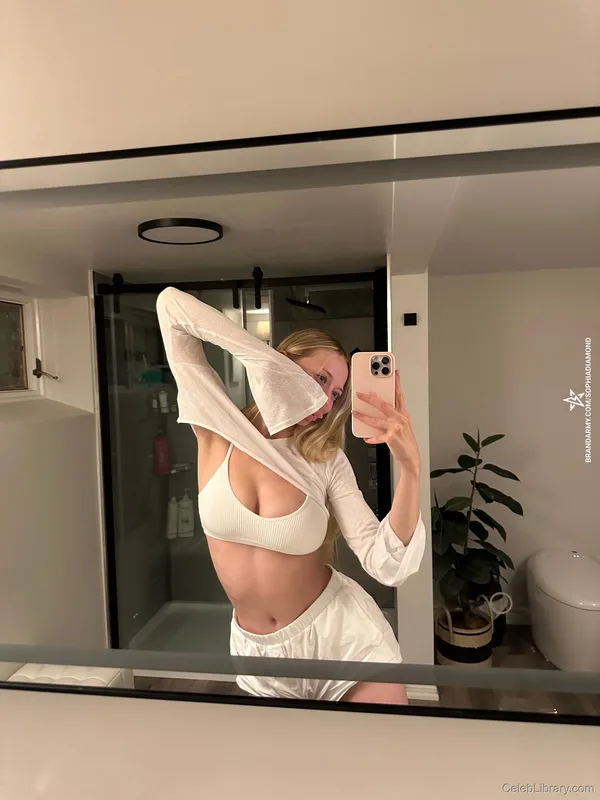 Sophia Diamond photo 4 of 1991